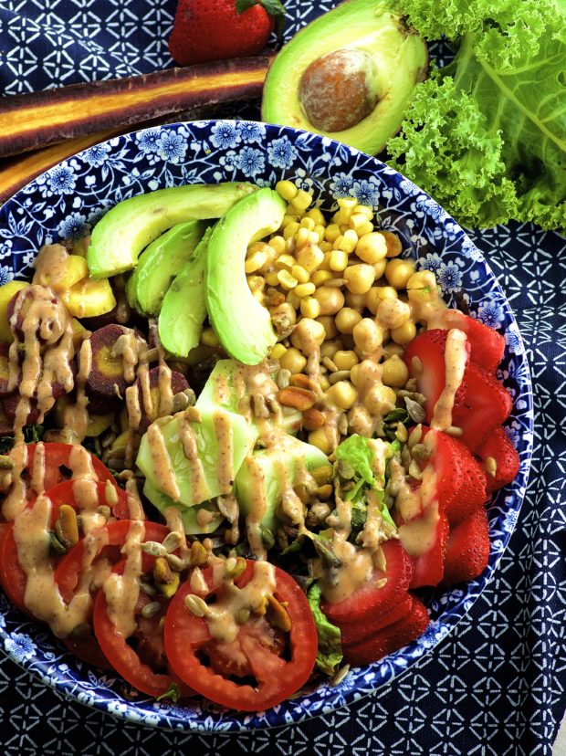 Gather up all you leftover summer veggies and make this nutrient packed, super filling End Of Summer Buddha Bowl! You'll love it even more than back to school... ;)