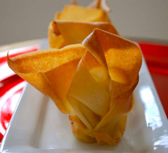 Baked Spring roll wrapper filled with goat and cheddar cheese. Crunchy, creamy & delicious.
