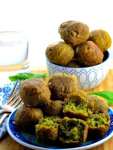 Spinach and cheese donut holes - a great savory combination of spinach and cheese fried to a perfect crisp. great chanukah ( hanukkah) treat
