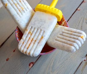MANGO CHIA SEED & COCONUT ICE POPS #paletas, #dessert #snack #4thofjuly #icepop #mango #coconut #chia