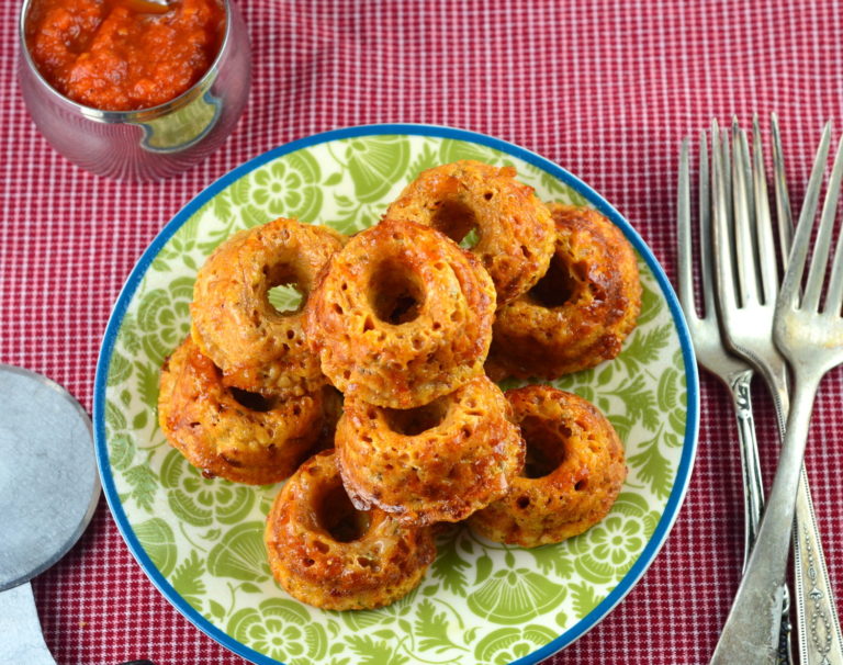 pizza, donuts, cheese, tomatoes, tomato sauce, hanukkah, chanukah, thanksgivukkah, vegetarian, side, snack, kosher,
