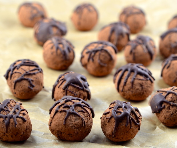 Raw cocoa, nut & berry truffles. #truffles #cocoa #goji berries, #Chia Seeds, #cocoa nibs, #vegan # gluten Free #kosher