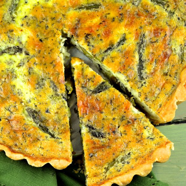 Spring is almost here. What better way to welcome it than with a creamy asparagus and goat cheese quiche.  A wonderful vegetarian, breakfast, brunch, lunch or dinner.