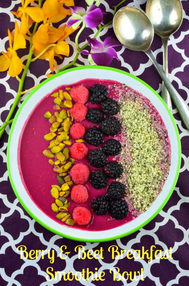 Berry & Beet breakfast Smoothie Bowl #recipe #raspberries #berry #smoothie #breakfast #protein #fruit #Vegan #healthy