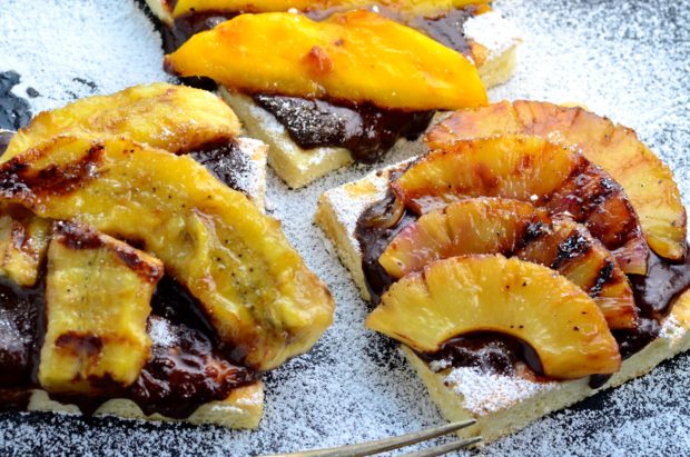grilled fruit pizza