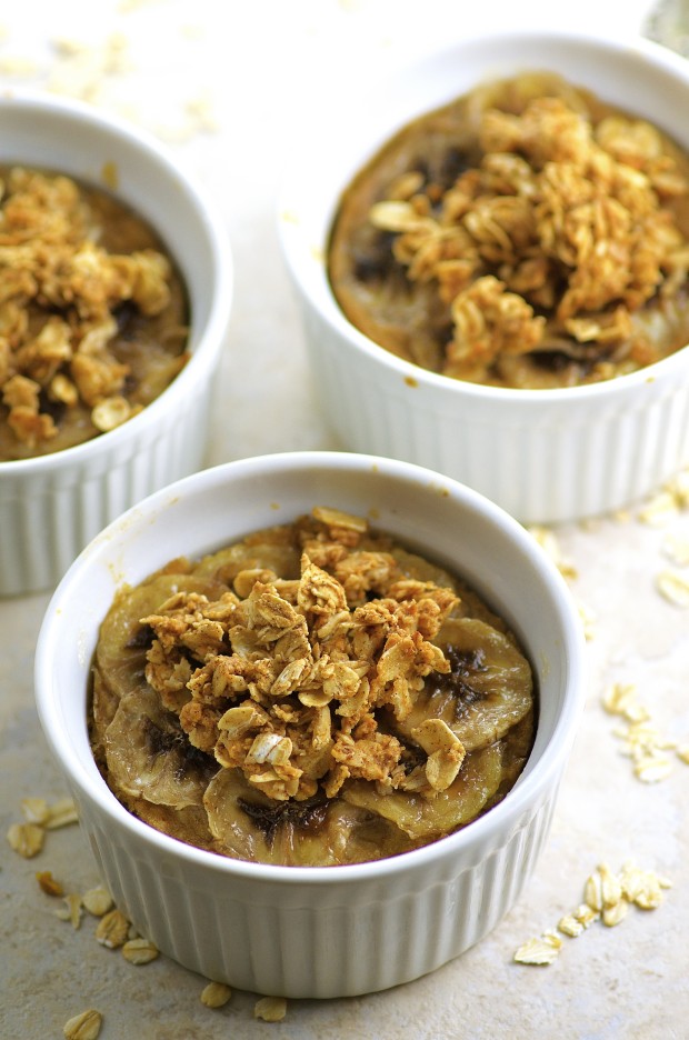Peanut Butter and Banana Baked Oatmeal, make ahead and quickly warm up in the morning for a deliciously satisfying breakfast. 