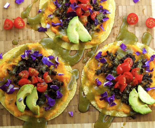 Sweet butternut squash, earthy mushrooms, fresh tomatoes, creamy avocado and crunchy purple cabbage, make this a super flavorful vegan taco. Do you like it spicy, top it with some green dragon spicy sauce.