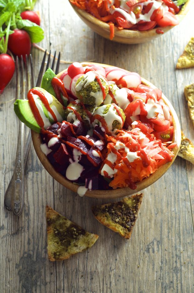 Baked Falafel Bowl With Avocado, Sriracha & Tahini - A great dish for fitness lovers, vegetarians and vegans