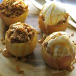 Recipes that double as breakfast and dessert are the best recipes. And here's why, you should try these Baked apples with Oat Crisp.