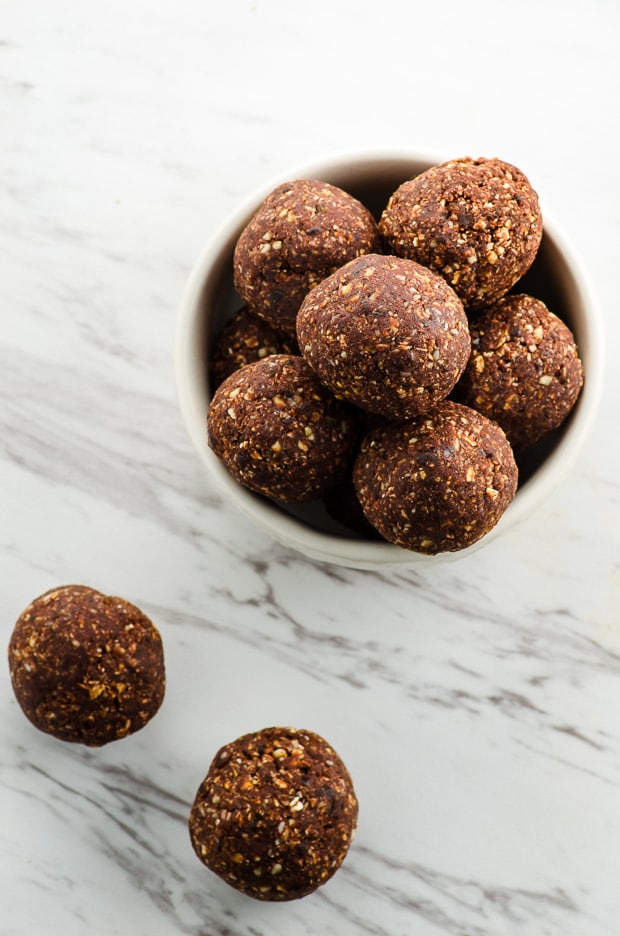 One Bowl Cocoa Nut Energy Bites - great as a pre or post workout snack, after school snack or afternoon pick me up. Vegan 