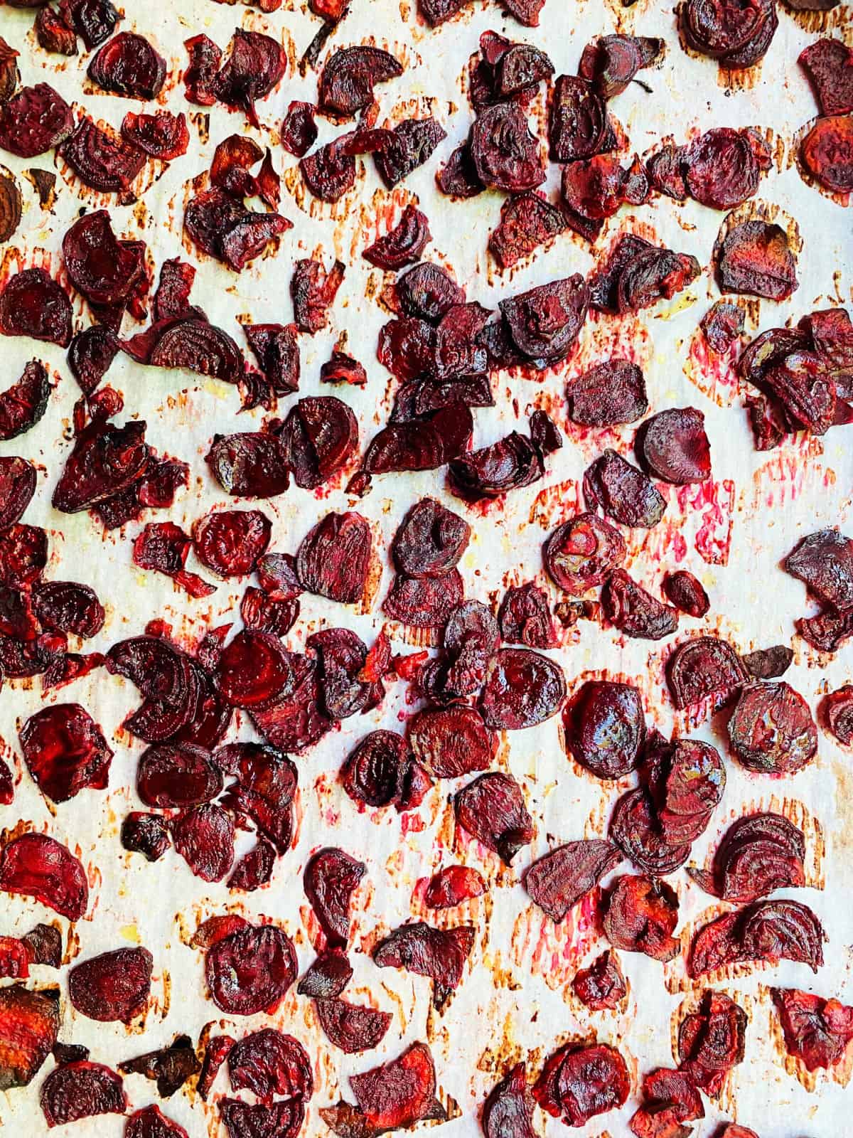 roasted raw beets on a baling sheet